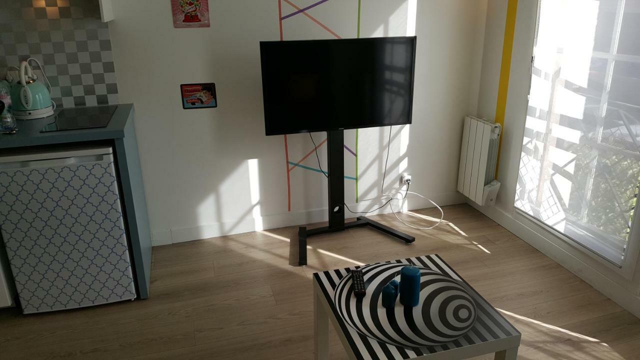 Studio Port Cergy Luaran gambar